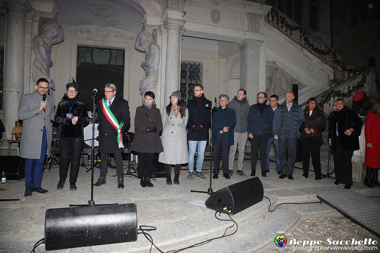 VBS_4337 -  Il Magico Paese di Natale 2024 - Spettacolo di Inaugurazione a Govone.jpg